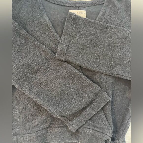 Madewell Texture & Thread Black Long Sleeve V-Neck - Picture 5 of 8